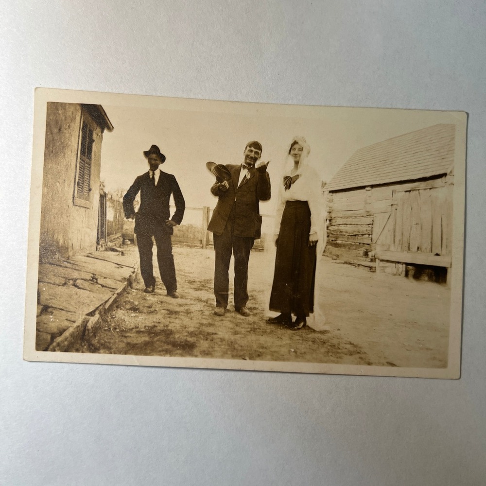 VTG 1910 Antique RPPC Postcard Wedding Party Bride‎ Groom Fashion Log Cabin USA